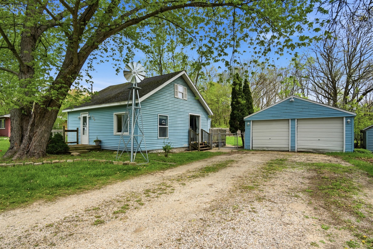 5686 Verta Drive, Belmont, MI, 49306-9493