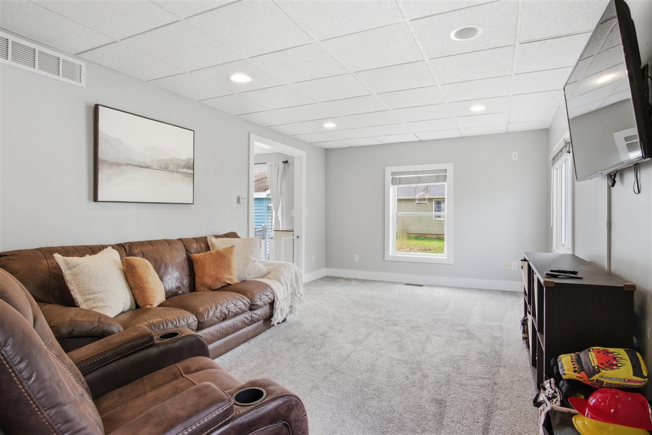 5686 Verta Drive, Belmont, MI, 49306-9493