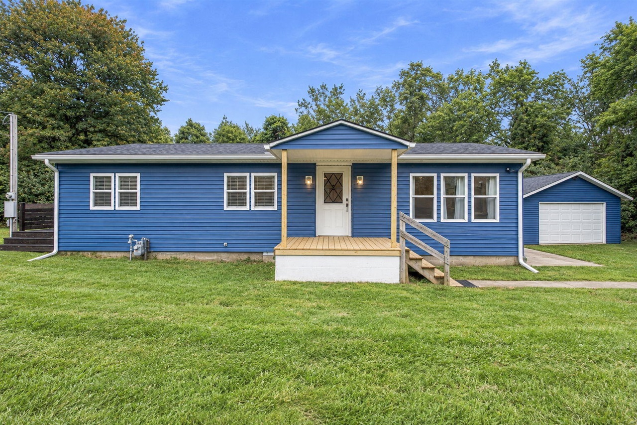 Photo 1 of Single family home for sale at 7181 E Beach Dr, South Haven, MI 49090 | MLS# 70530682 | Listing updated on 2026-09-14