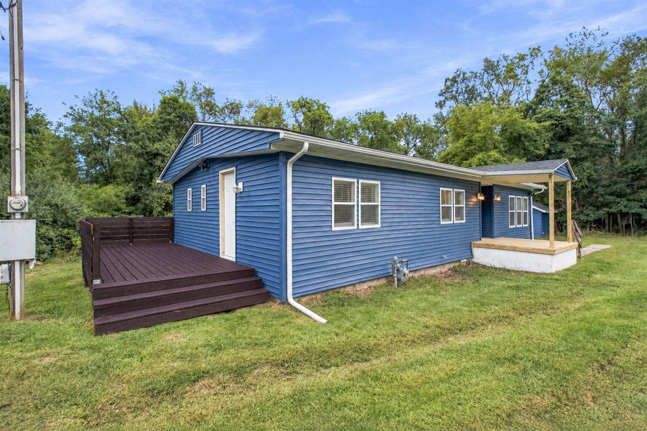 Photo 4 of Single family home for sale at 7181 E Beach Dr, South Haven, MI 49090 | MLS# 70530682 | Listing updated on 2026-09-14