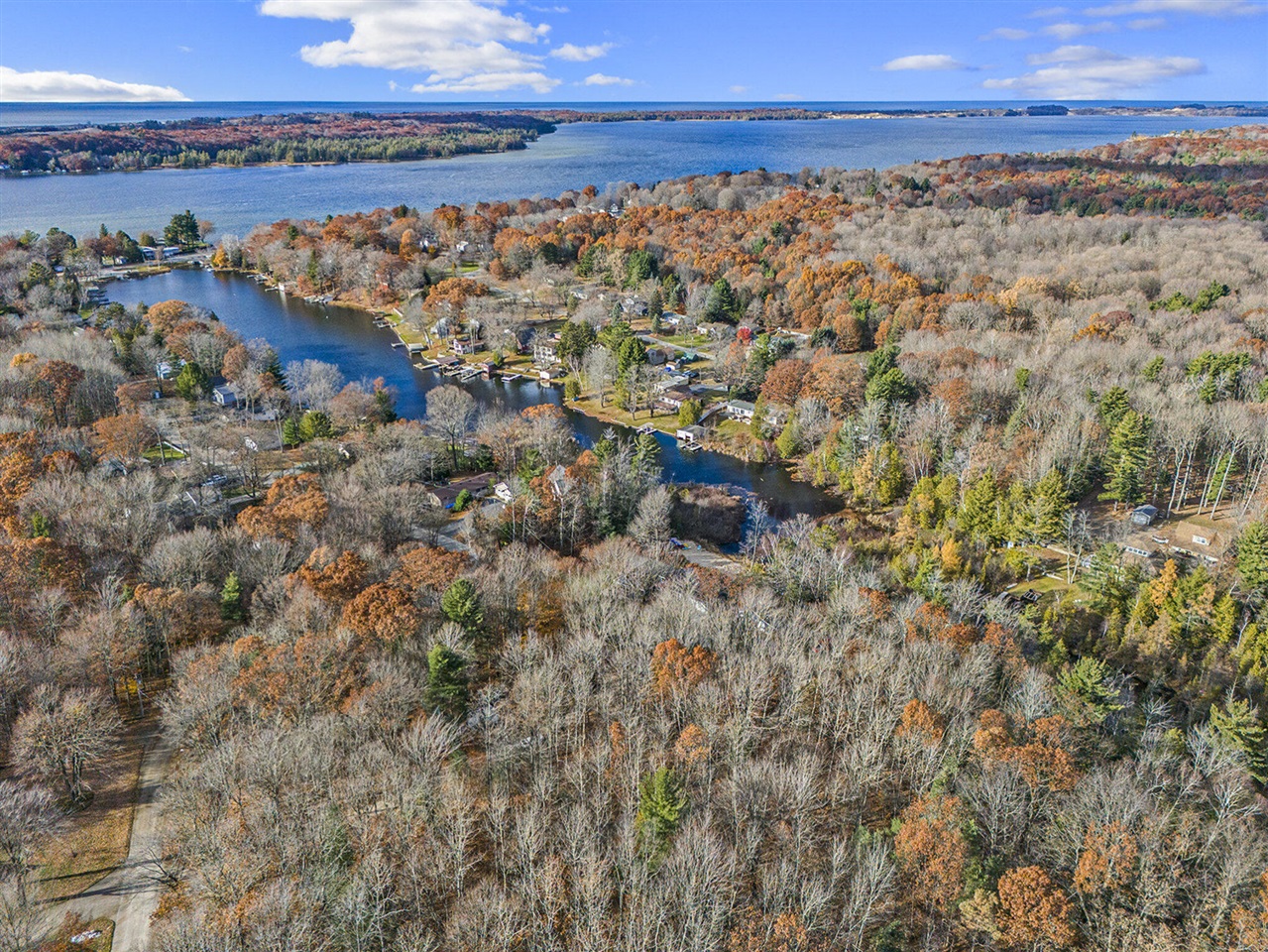 6774 Mears Road, Ludington, MI, 49431-9469