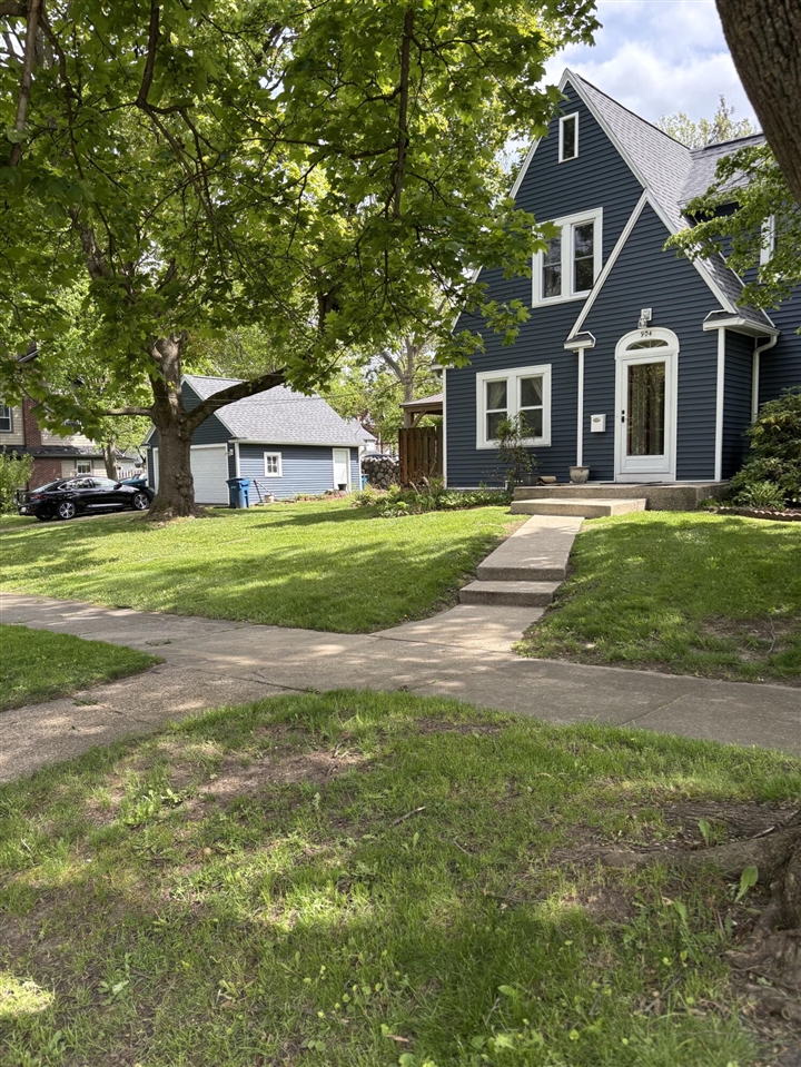 904 Homecrest Avenue, Kalamazoo, MI, 49001-4321
