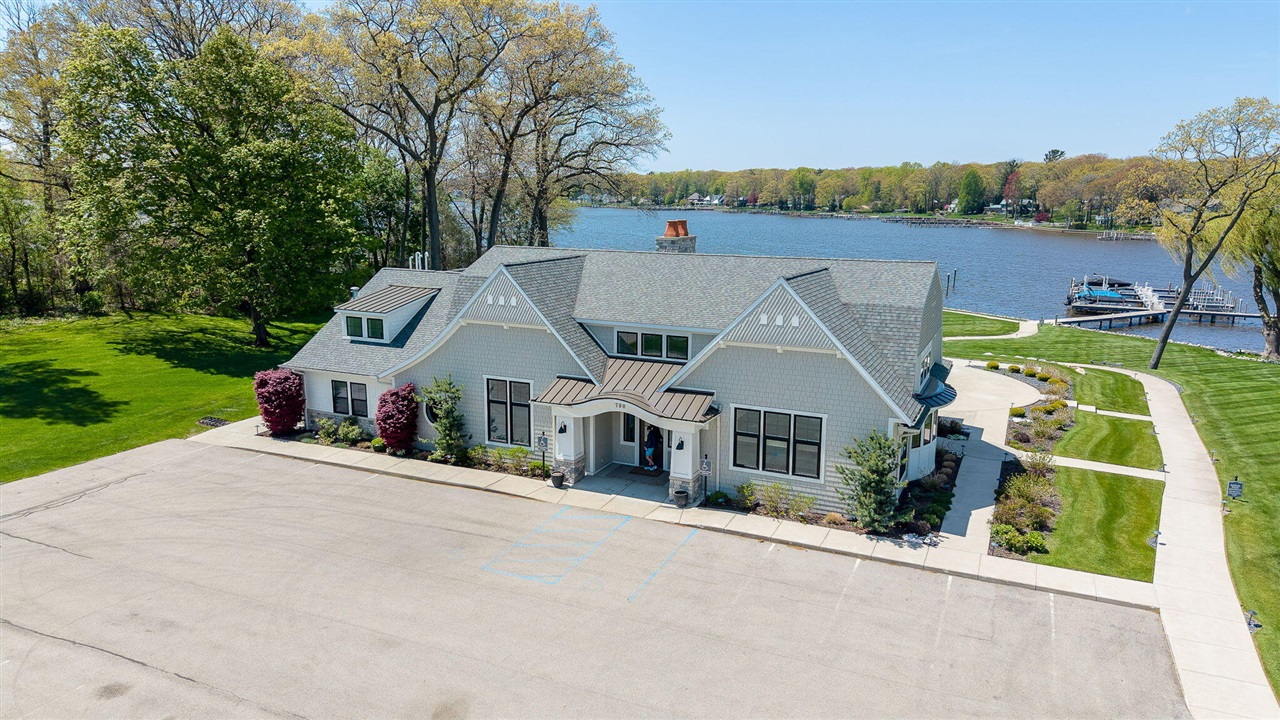 152 Jeans Meadow Court, Holland, MI, 49424
