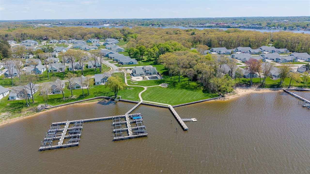 152 Jeans Meadow Court, Holland, MI, 49424