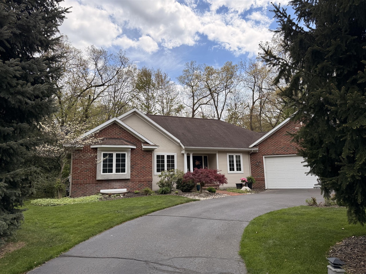 2084 Timberview Drive, Grand Rapids, MI, 49525-1245