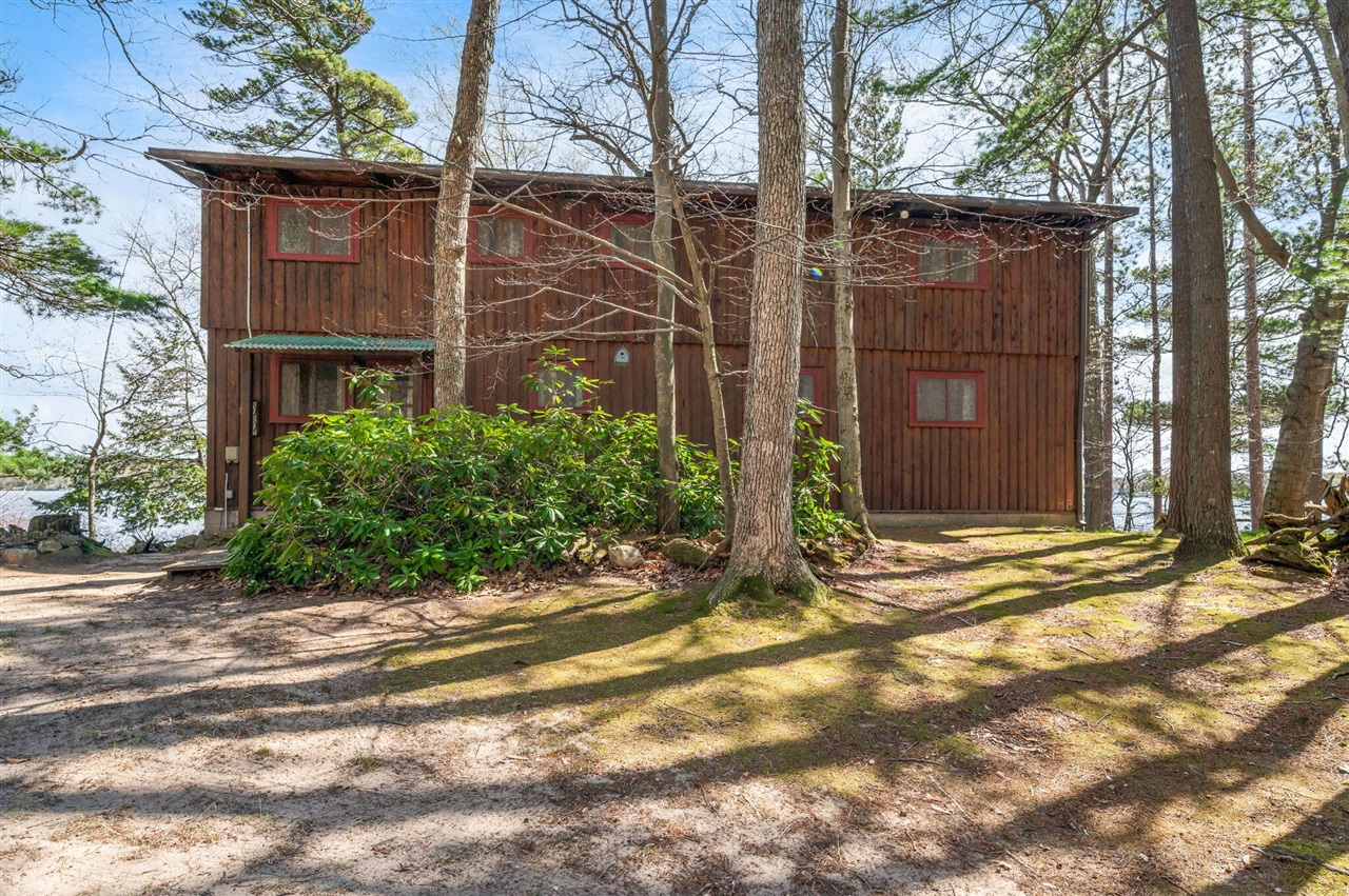 5717 W Pleasant Hill Road, Free Soil, MI, 49411-9724