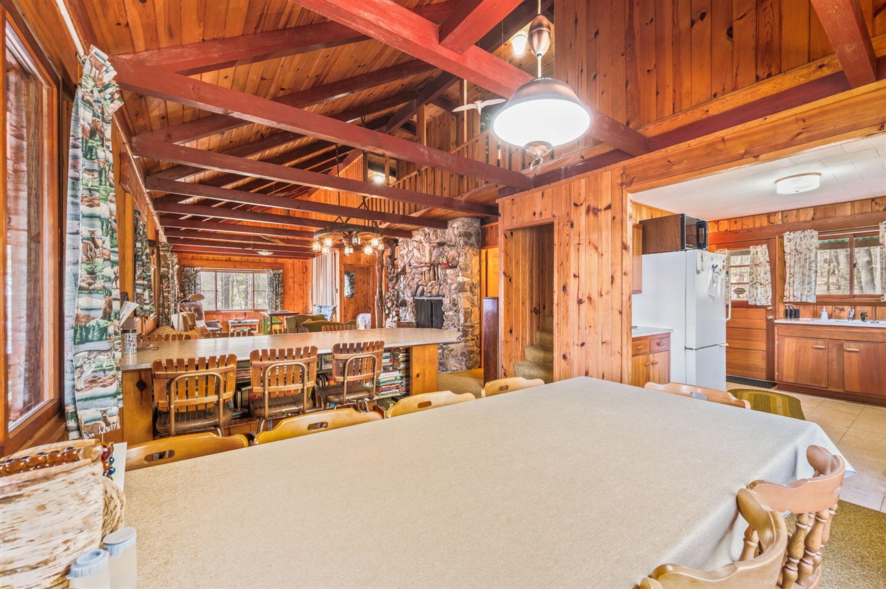 5717 W Pleasant Hill Road, Free Soil, MI, 49411-9724