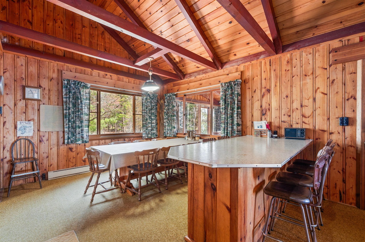 5717 W Pleasant Hill Road, Free Soil, MI, 49411-9724