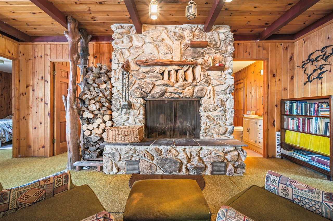 5717 W Pleasant Hill Road, Free Soil, MI, 49411-9724