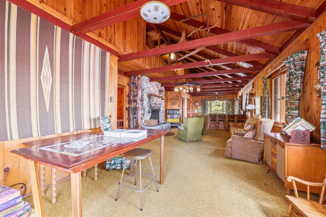 5717 W Pleasant Hill Road, Free Soil, MI, 49411-9724