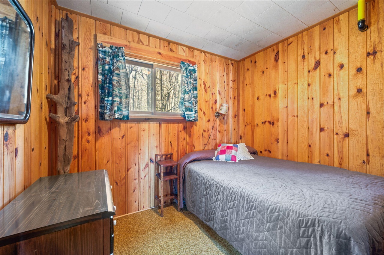 5717 W Pleasant Hill Road, Free Soil, MI, 49411-9724