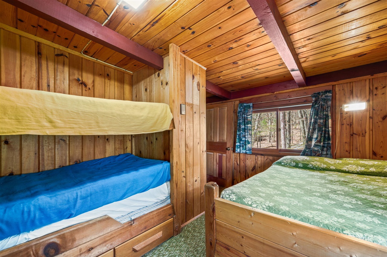 5717 W Pleasant Hill Road, Free Soil, MI, 49411-9724