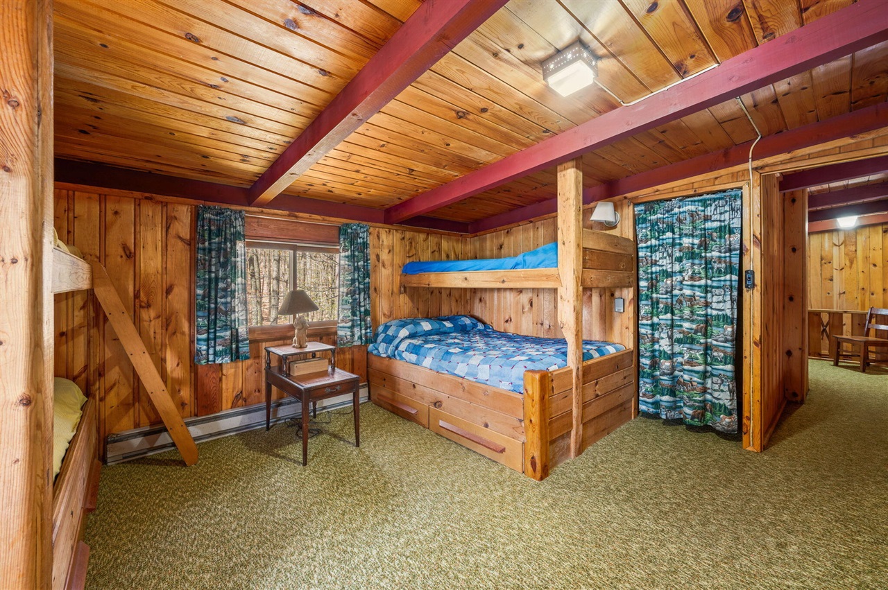 5717 W Pleasant Hill Road, Free Soil, MI, 49411-9724