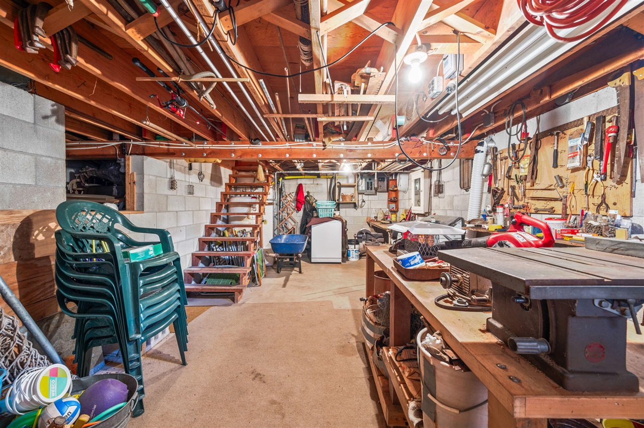 5717 W Pleasant Hill Road, Free Soil, MI, 49411-9724