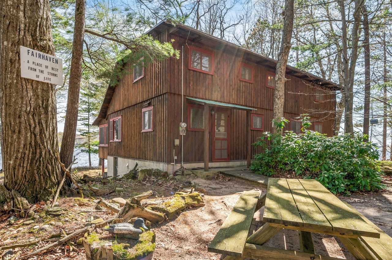 5717 W Pleasant Hill Road, Free Soil, MI, 49411-9724