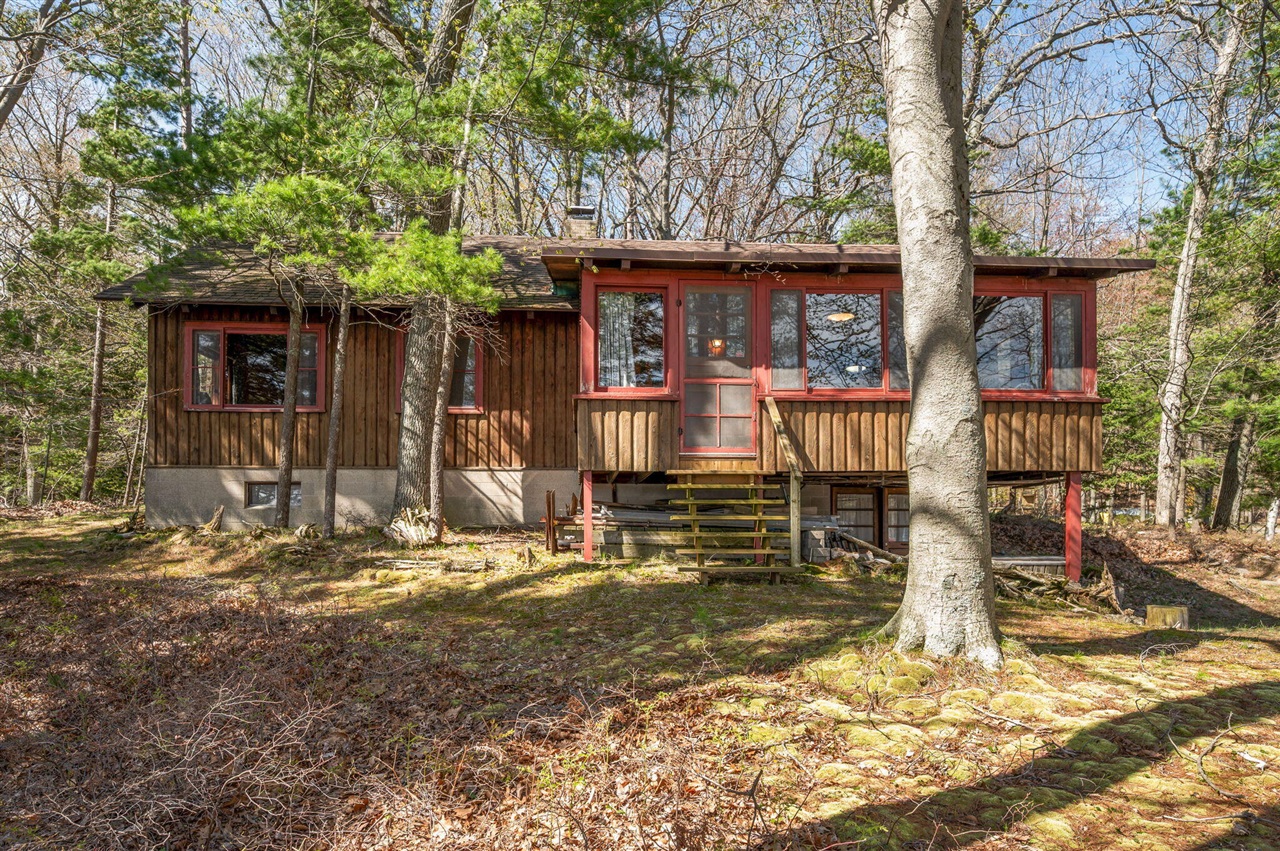 5717 W Pleasant Hill Road, Free Soil, MI, 49411-9724