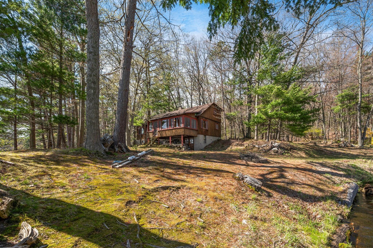 5717 W Pleasant Hill Road, Free Soil, MI, 49411-9724