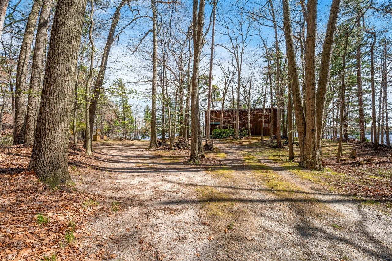 5717 W Pleasant Hill Road, Free Soil, MI, 49411-9724