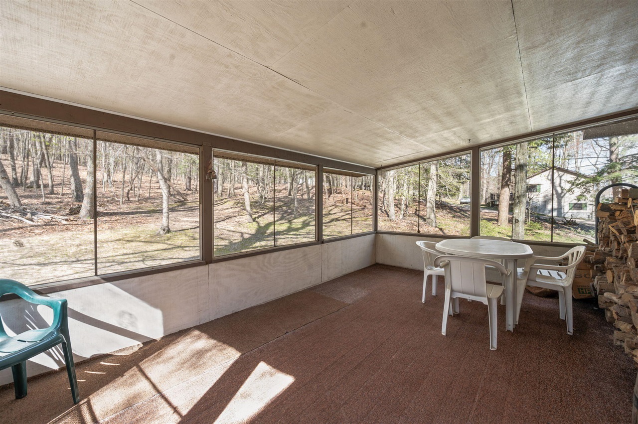 5717 W Pleasant Hill Road, Free Soil, MI, 49411-9724