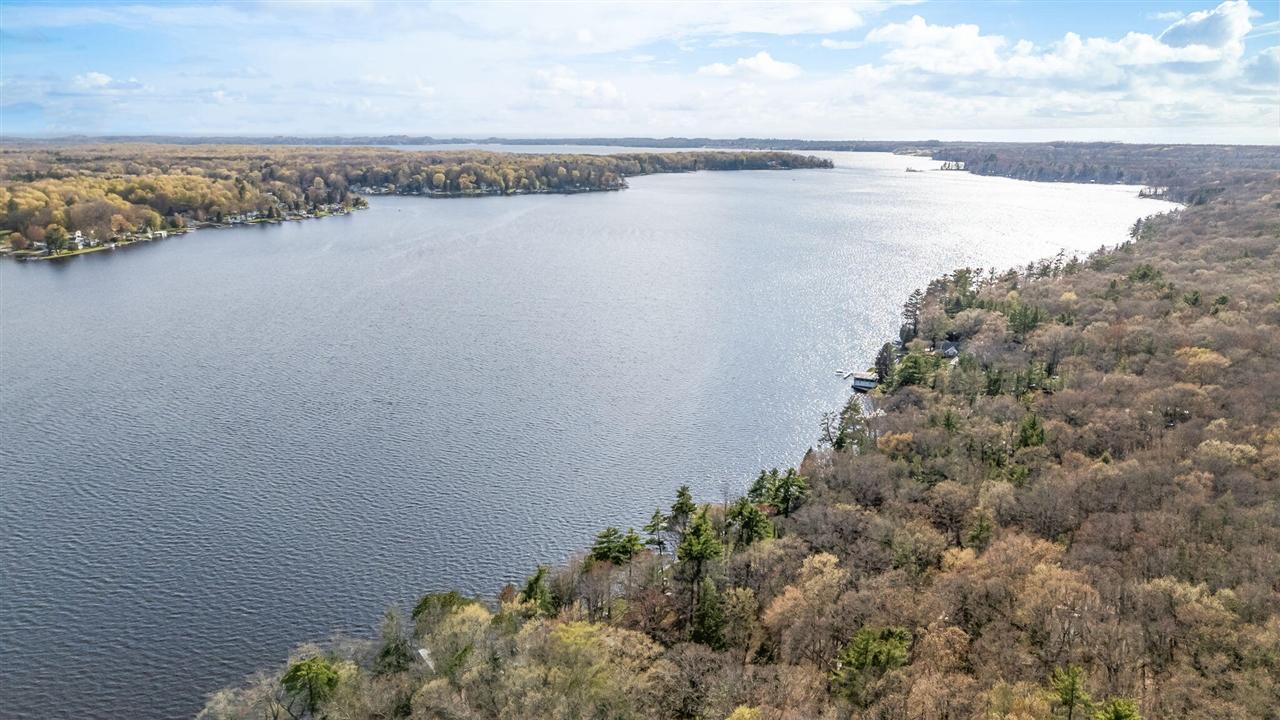 5717 W Pleasant Hill Road, Free Soil, MI, 49411-9724