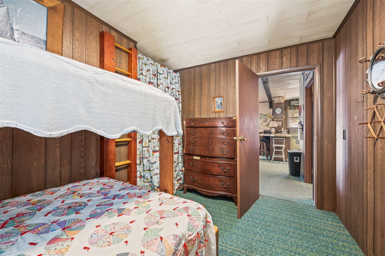 5717 W Pleasant Hill Road, Free Soil, MI, 49411-9724