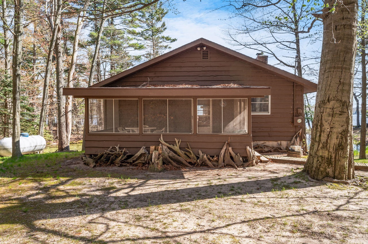 5717 W Pleasant Hill Road, Free Soil, MI, 49411-9724