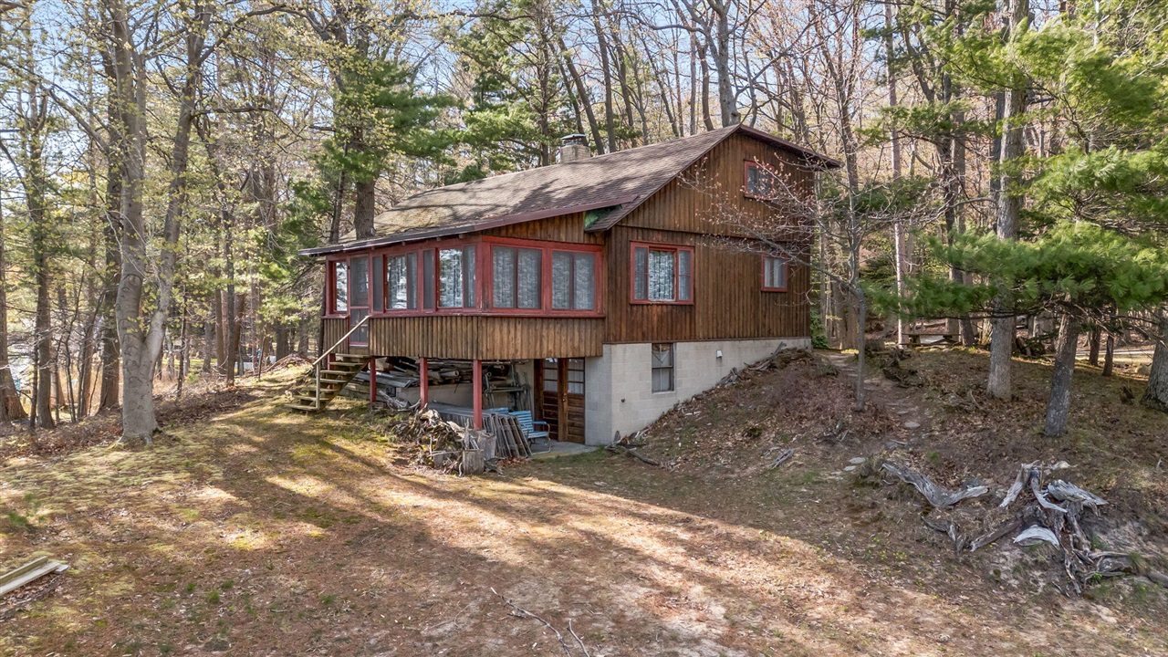 5717 W Pleasant Hill Road, Free Soil, MI, 49411-9724