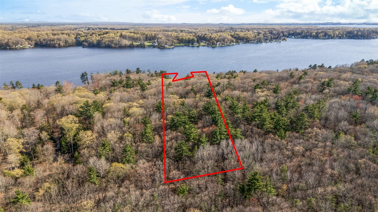 5717 W Pleasant Hill Road, Free Soil, MI, 49411-9724