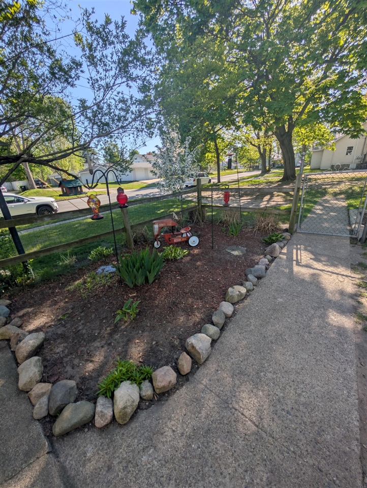 301 N Smith Street, Greenville, MI, 48838-1821