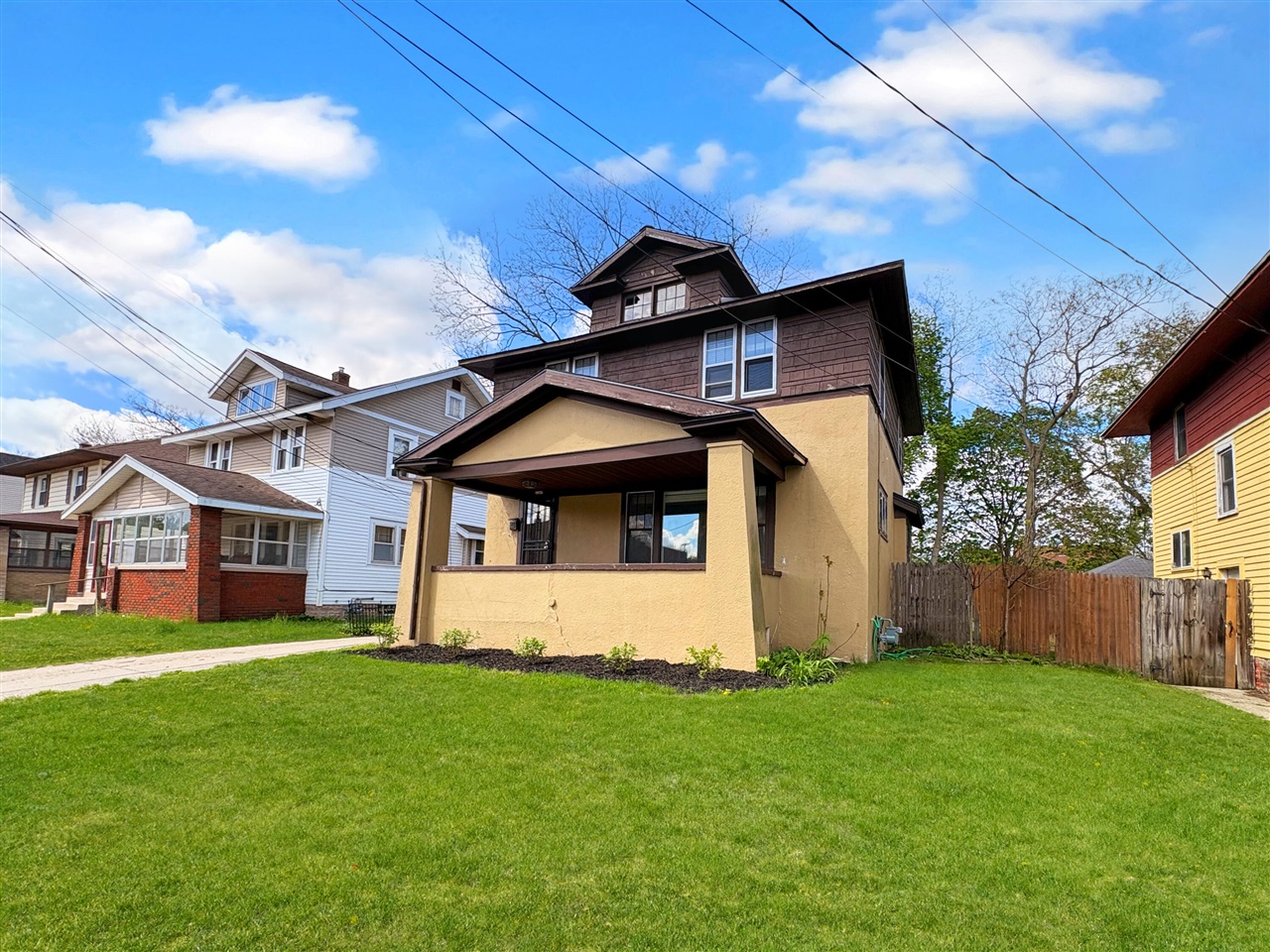 1107 Neland Avenue, Grand Rapids, MI, 49507-1442