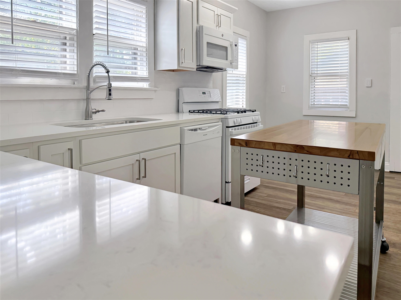 1107 Neland Avenue, Grand Rapids, MI, 49507-1442