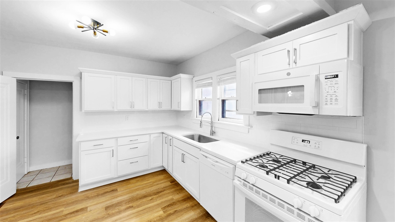 1107 Neland Avenue, Grand Rapids, MI, 49507-1442