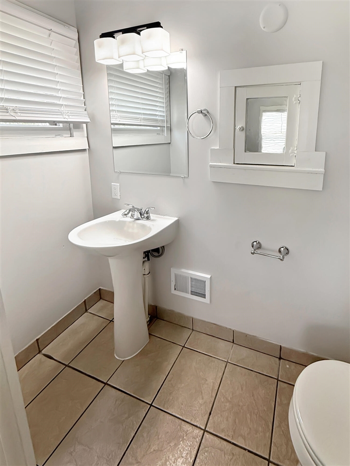 1107 Neland Avenue, Grand Rapids, MI, 49507-1442