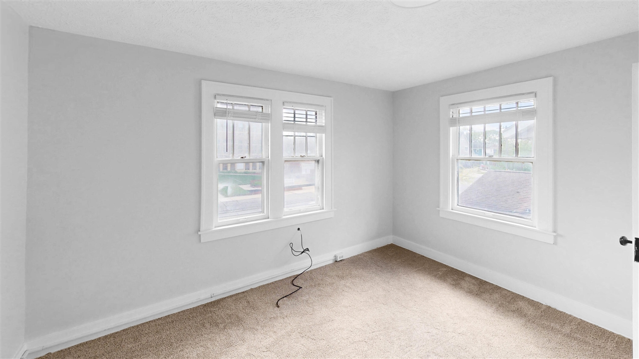 1107 Neland Avenue, Grand Rapids, MI, 49507-1442