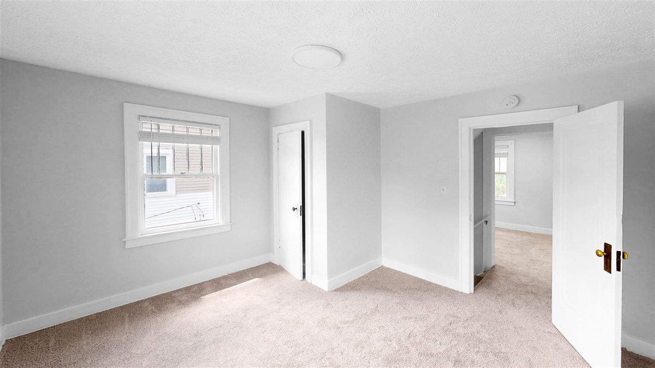 1107 Neland Avenue, Grand Rapids, MI, 49507-1442