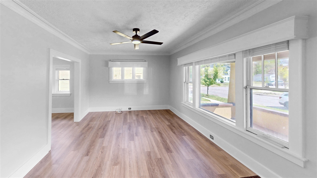 1107 Neland Avenue, Grand Rapids, MI, 49507-1442