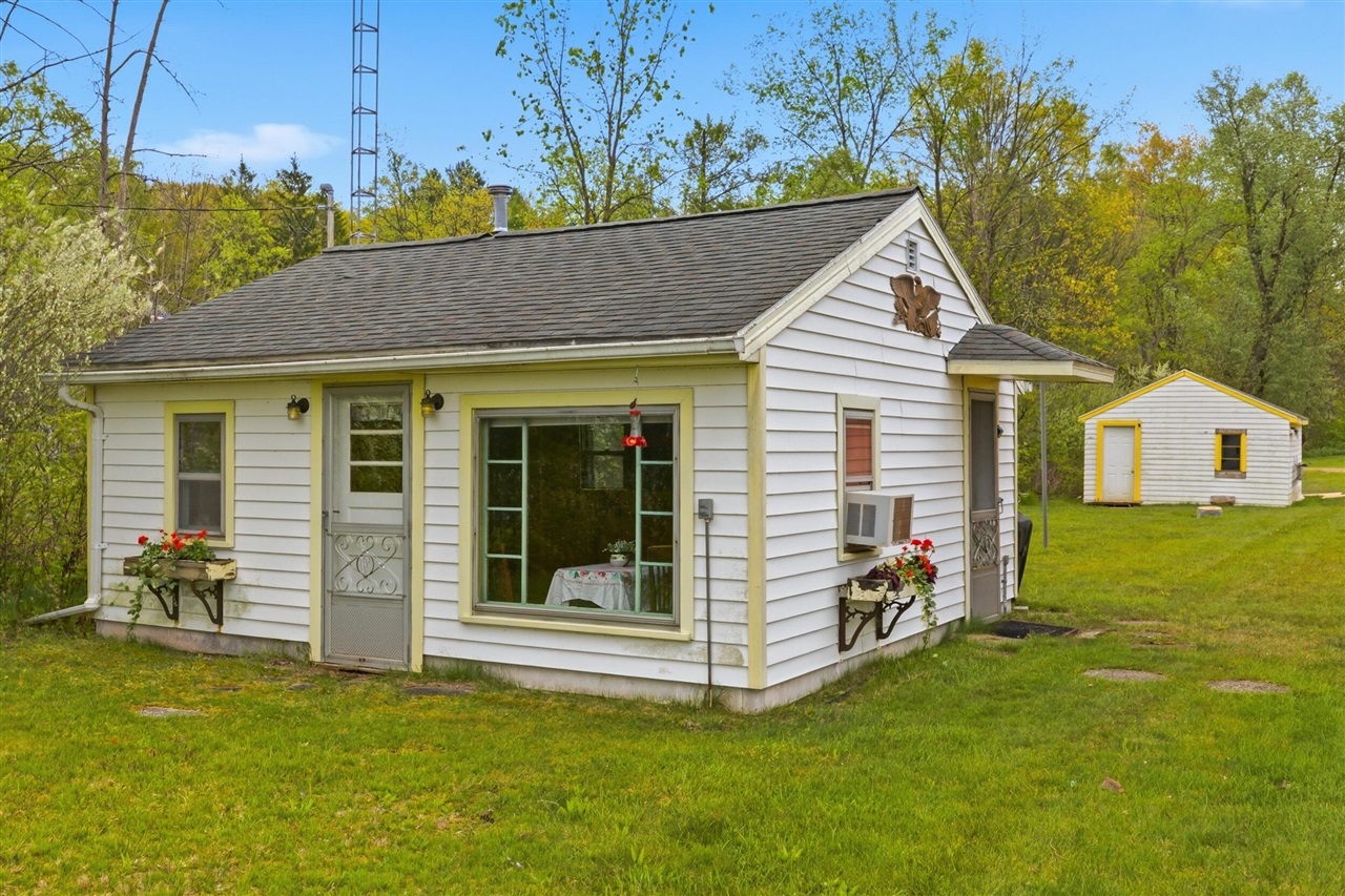 1st image of 1196 Lakeview Dr, Brooklyn, MI 49230 | MLS# 70530828