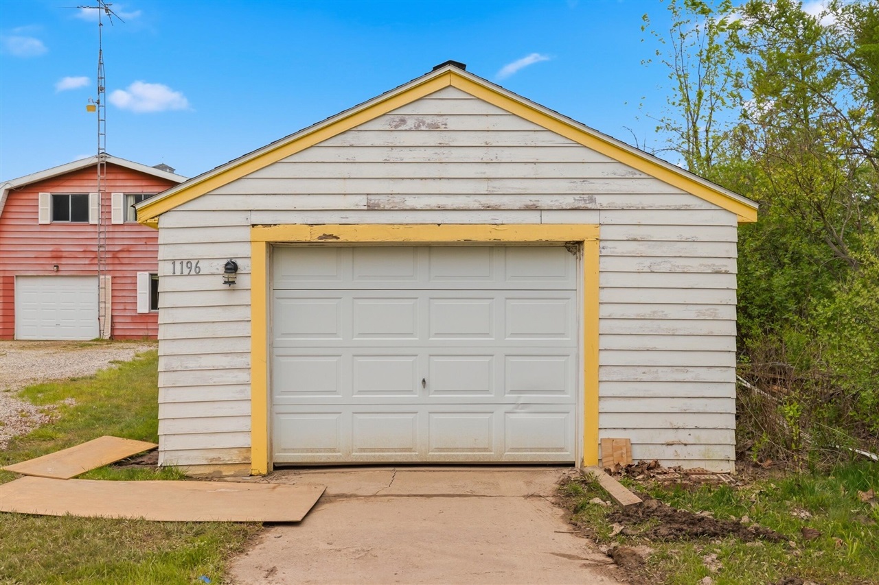 3rd image of 1196 Lakeview Dr, Brooklyn, MI 49230 | MLS# 70530828