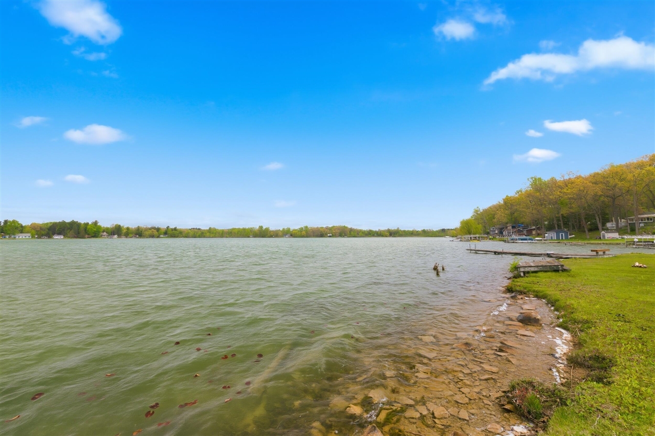 4th image of 1196 Lakeview Dr, Brooklyn, MI 49230 | MLS# 70530828