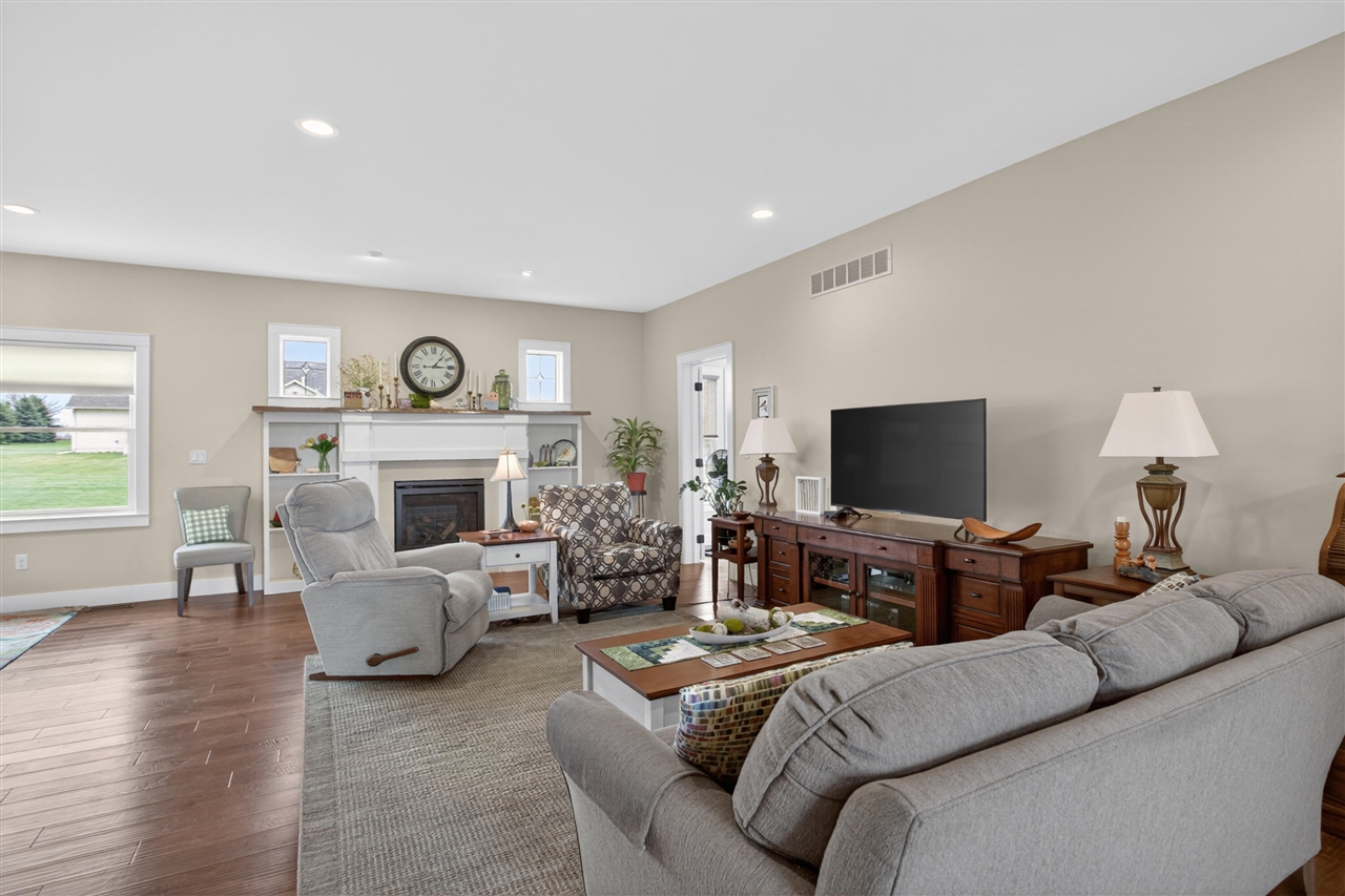10037 Whitetail Lane, Jackson, MI, 49201-7261