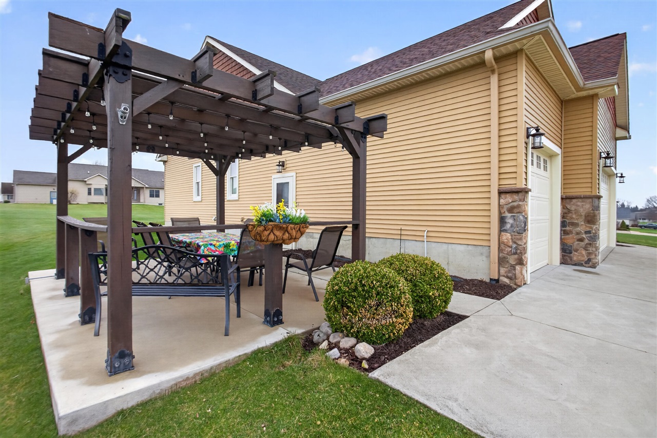 10037 Whitetail Lane, Jackson, MI, 49201-7261