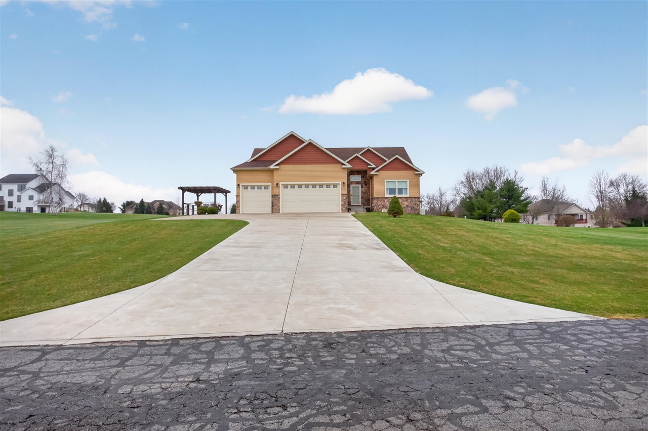 10037 Whitetail Lane, Jackson, MI, 49201-7261