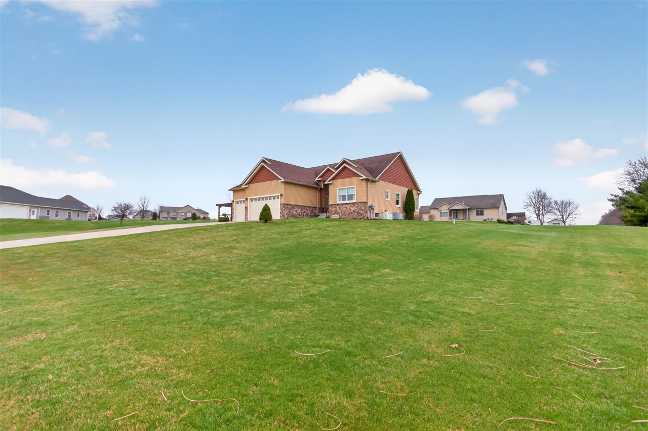 10037 Whitetail Lane, Jackson, MI, 49201-7261