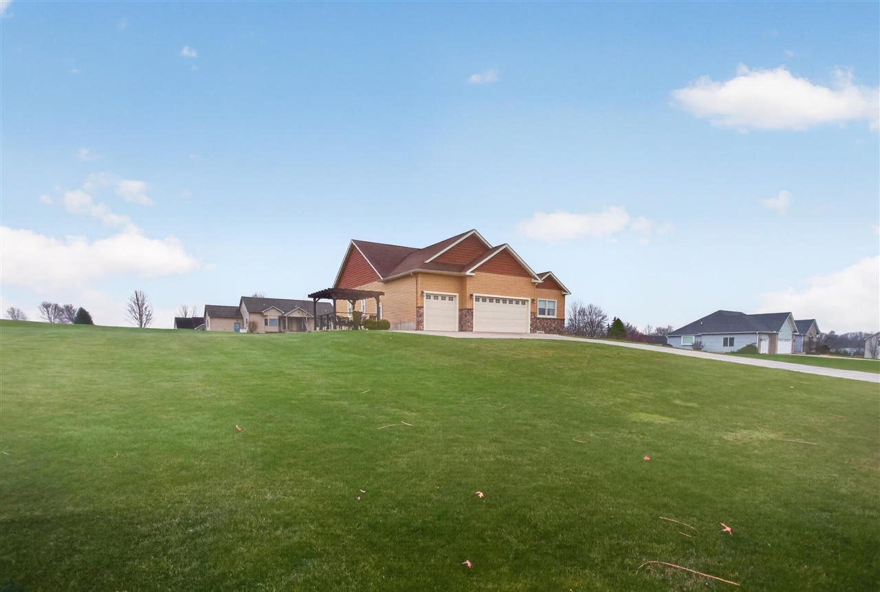 10037 Whitetail Lane, Jackson, MI, 49201-7261