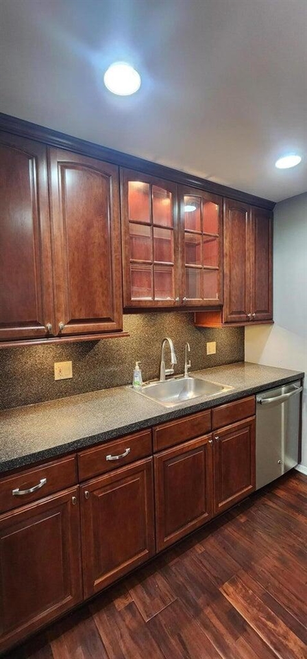 4th image of 24264 Bashian Dr, Novi, MI 48375 | MLS# 70530843