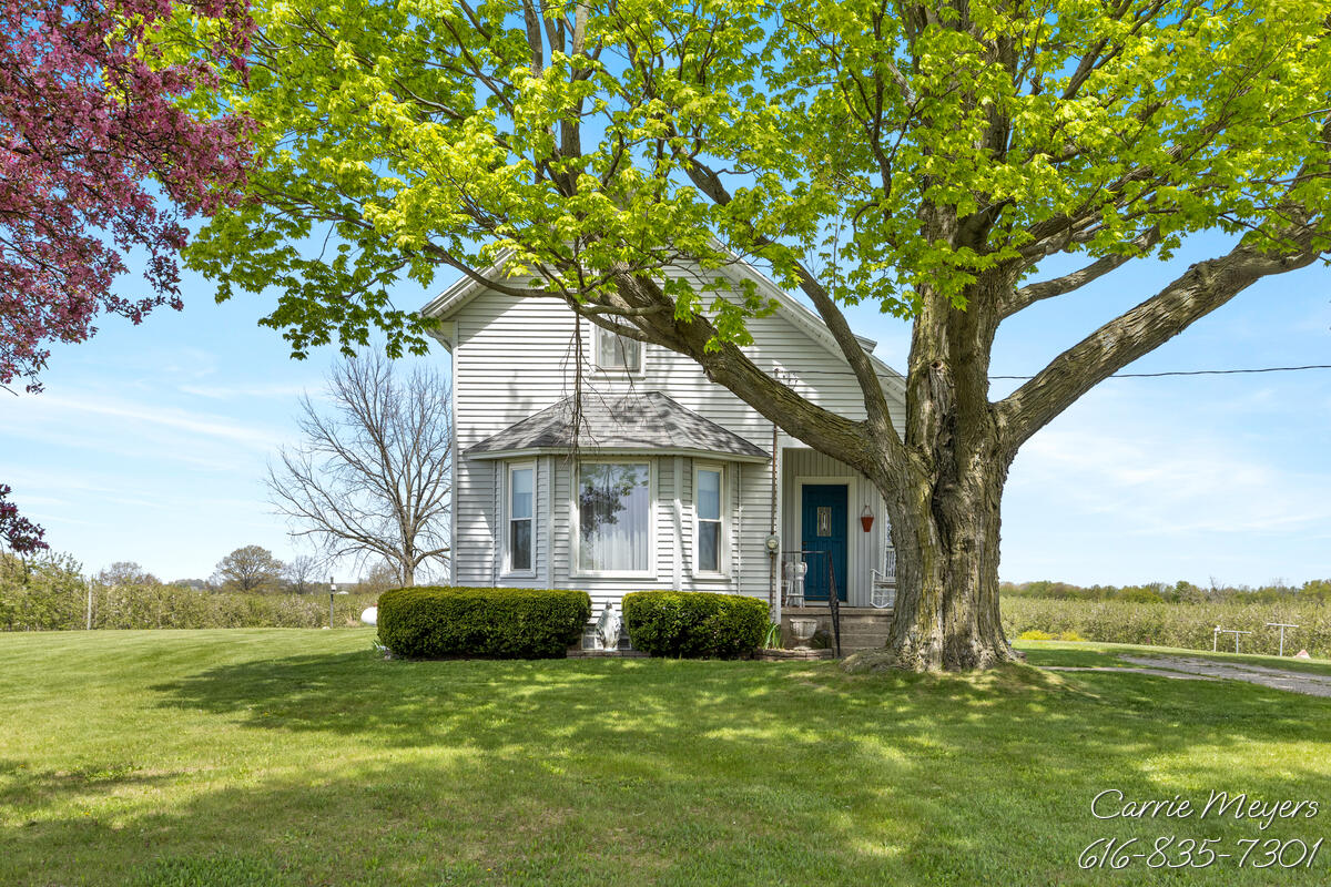 3741 8 Mile Road, Grand Rapids, MI, 49544-9726