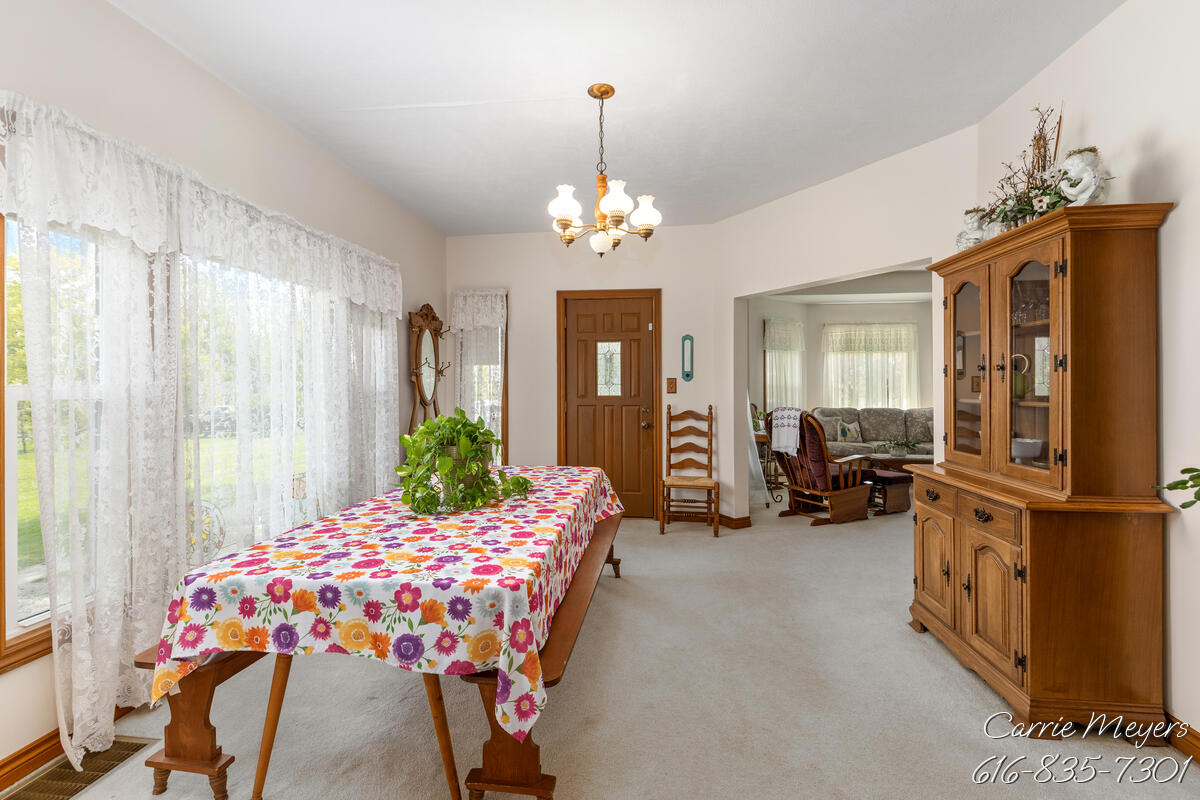 3741 8 Mile Road, Grand Rapids, MI, 49544-9726