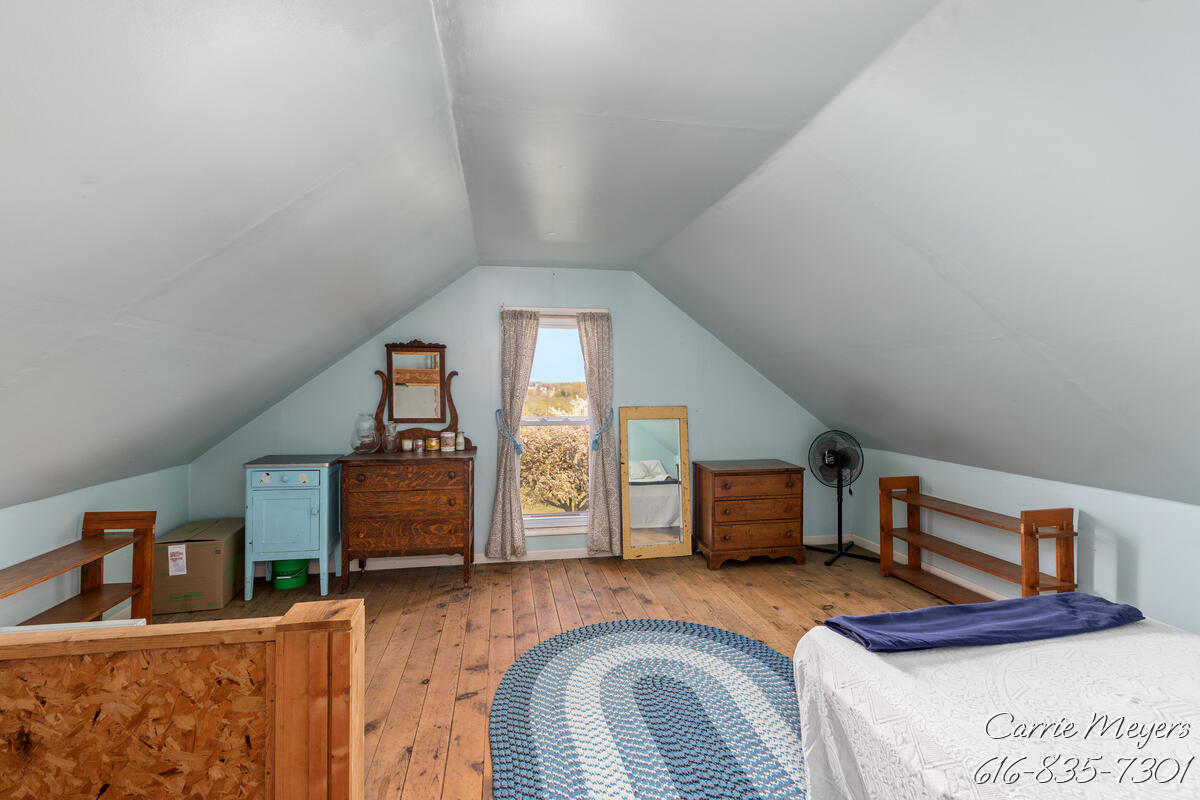 3741 8 Mile Road, Grand Rapids, MI, 49544-9726