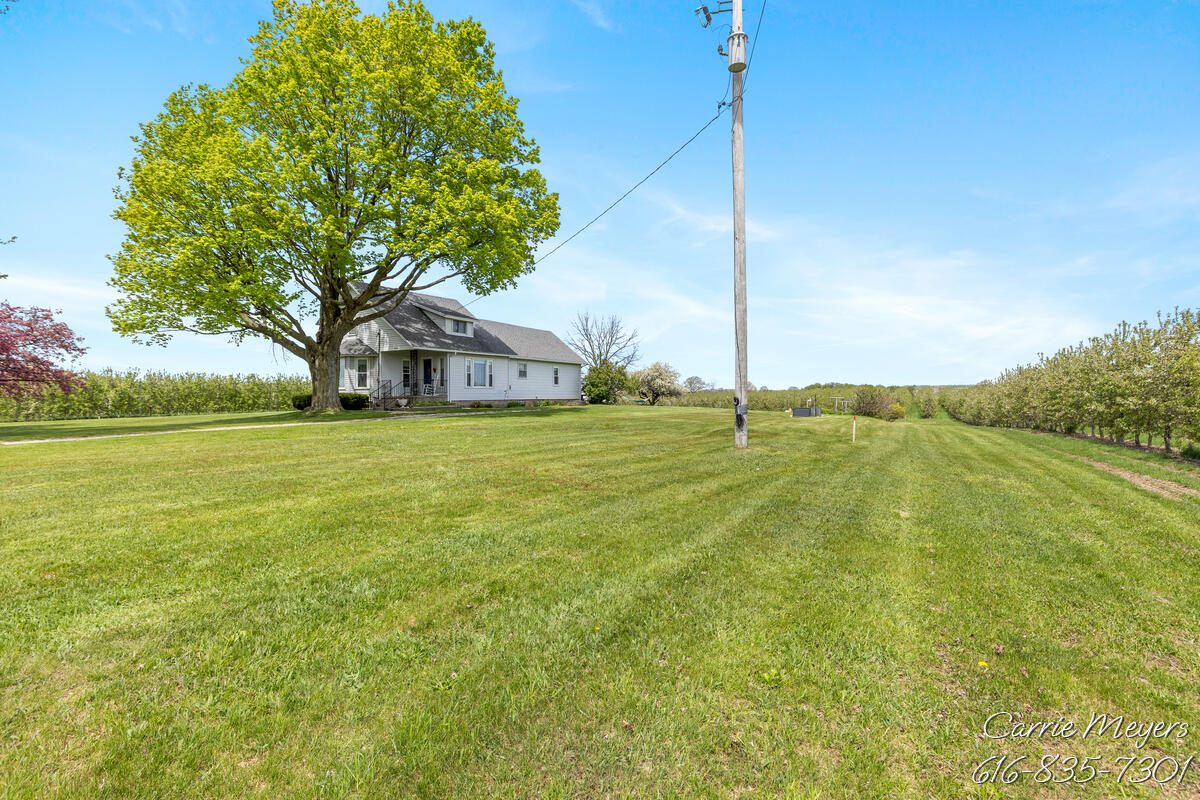 3741 8 Mile Road, Grand Rapids, MI, 49544-9726