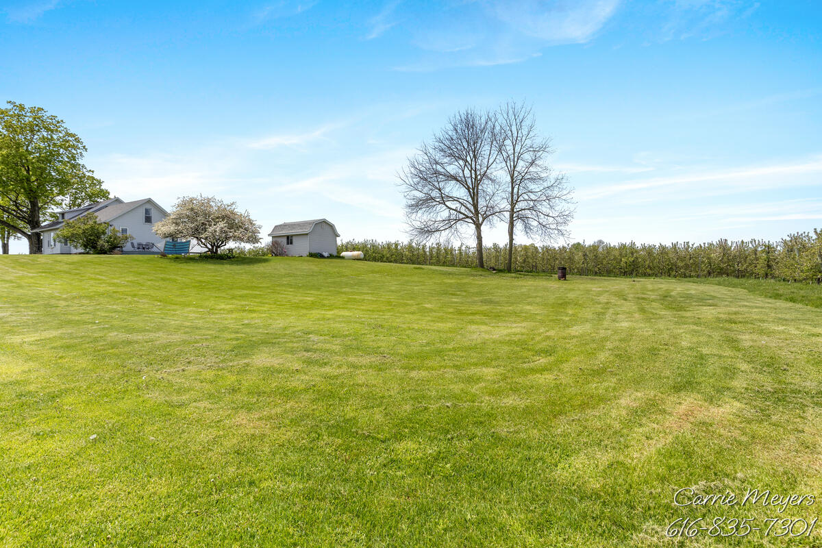 3741 8 Mile Road, Grand Rapids, MI, 49544-9726